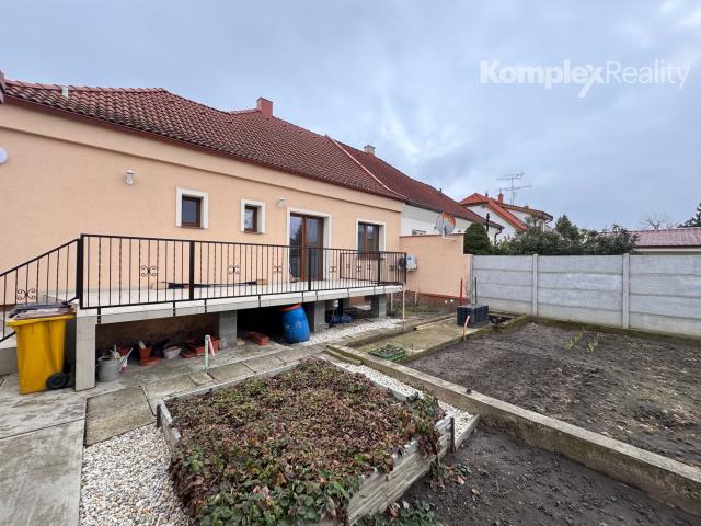 Prenájom- útulný 3i rodinný dom v pokojnej lokalite Nových Zámkov