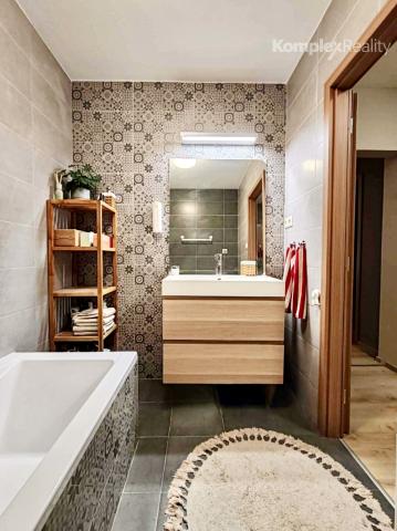 Predaj- 3-izbový byt po kompletnej rekonštrukcii – sídlisko JUH, Nové Zámky