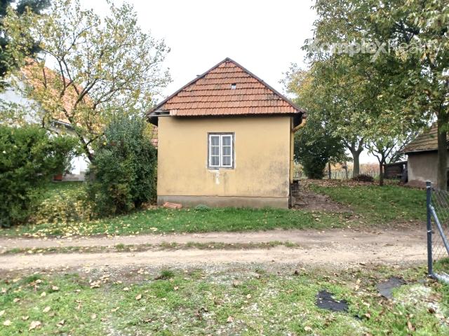 Predaj-2 priestranné pozemky 2500 m2 s viničným domčekom Veľká Maňa