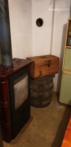 Predaj-3 priestranné pozemky 3806 m2 s viničným domčekom Veľká Maňa