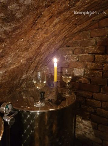 Predaj-3 priestranné pozemky 3806 m2 s viničným domčekom Veľká Maňa