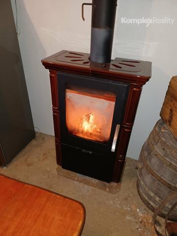 Predaj-3 priestranné pozemky 3806 m2 s viničným domčekom Veľká Maňa