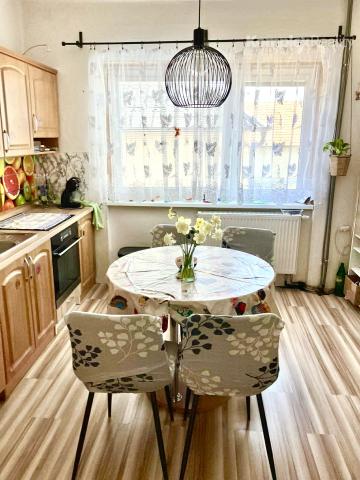 Predaj- priestranný 4 izbový dom  s pekným pozemkom v obci Dolný Ohaj