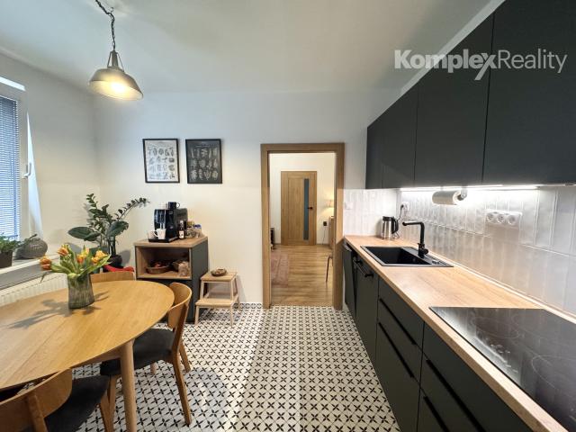 Na predaj moderné bývanie s výhľadom na mesto – 3-izbový byt na Novomeského ulici v Šali