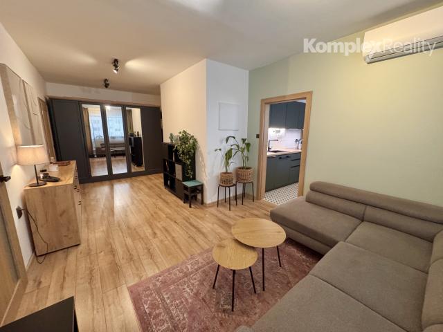 Na predaj moderné bývanie s výhľadom na mesto – 3-izbový byt na Novomeského ulici v Šali