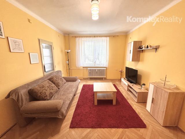 Prenájom- 2 izbový zariadený byt, centrum Nové Zámky