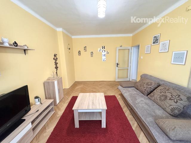 Prenájom- 2 izbový zariadený byt, centrum Nové Zámky