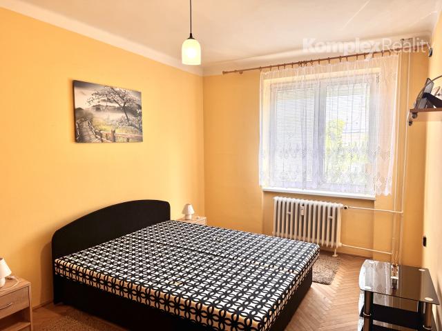 Prenájom- 2 izbový zariadený byt, centrum Nové Zámky