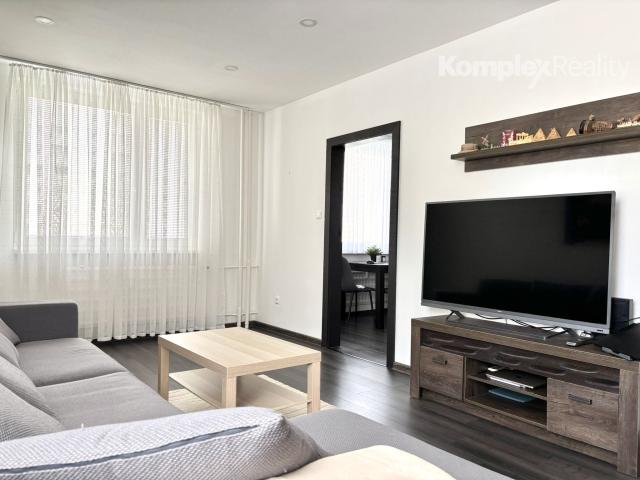 Predaj- 3 izbový byt 84m2 po rekonštrukcii, JUH Nové Zámky