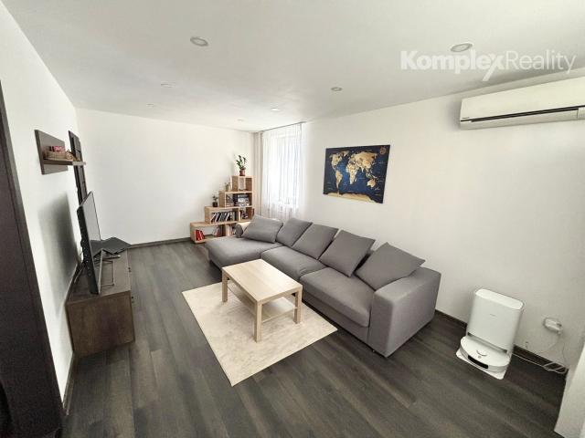 Predaj- 3 izbový byt 84m2 po rekonštrukcii, JUH Nové Zámky