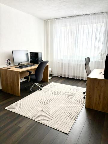 Predaj- 3 izbový byt 84m2 po rekonštrukcii, JUH Nové Zámky