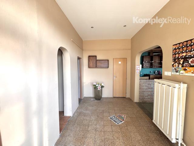 Na predaj komerčný objekt v obci Andovce, len 2 km od Nových Zámkov.