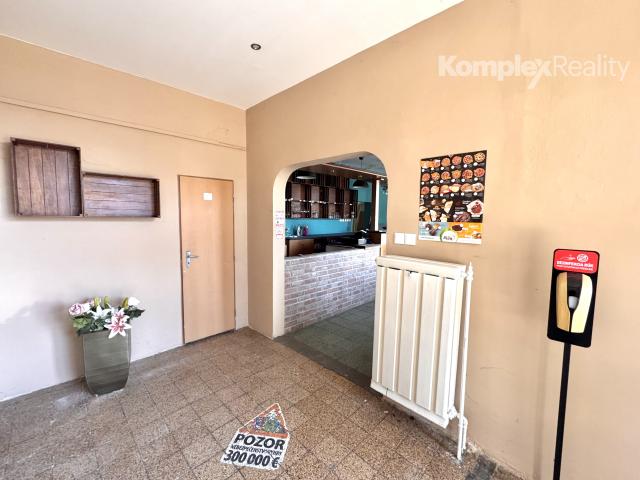 Na predaj komerčný objekt v obci Andovce, len 2 km od Nových Zámkov.