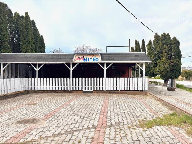 Na predaj komerčný objekt v obci Andovce, len 2 km od Nových Zámkov.