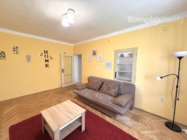 Na predaj 2-izbový byt v priamom centre mesta Nové Zámky