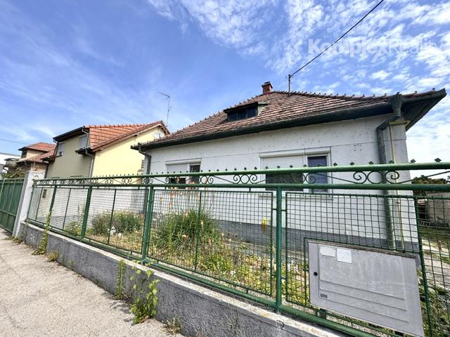 Predaj-Exkluzívne– Rodinný dom s veľkým pozemkom v obľúbenej lokalite mesta Šaľa