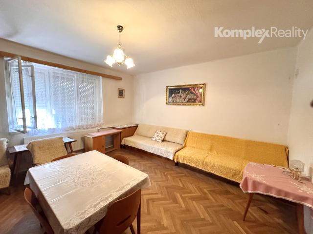Rodinný dom s veľkým pozemkom a vinicou v obci Hul – ideálne miesto pre pokojný život aj hospodárenie