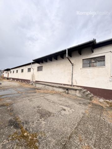 Na predaj veľkokapacitný skladovo-výrobný objekt v priemyselnej zóne Nových Zámkov – ideálne miesto pre vaše podnikanie