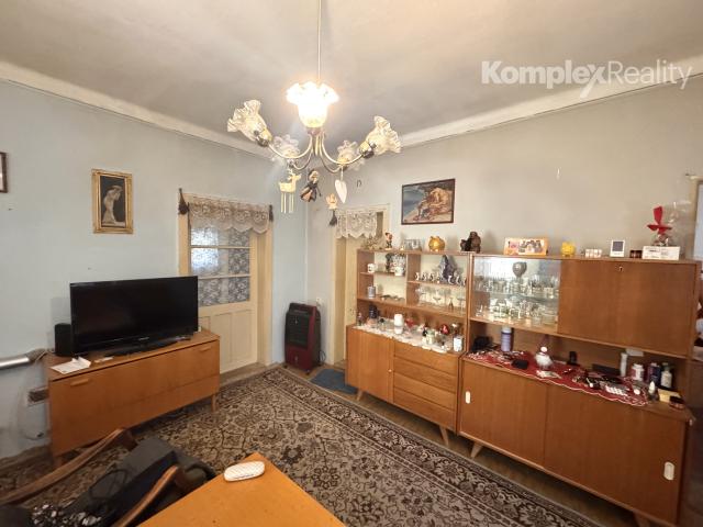 Rodinný dom s veľkým pozemkom v obci Tvrdošovce – ideálna príležitosť na vytvorenie bývania podľa vlastných predstáv