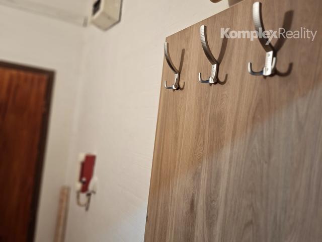 Štartovacie bývanie alebo výborná investícia v srdci Nových Zámkov!