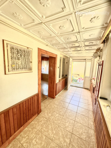 NA PREDAJ 3-IZBOVÝ RODINNÝ DOM S PRIESTRANNÝM POZEMKOM – ŠURANY
