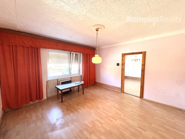 NA PREDAJ 3-IZBOVÝ RODINNÝ DOM S PRIESTRANNÝM POZEMKOM – ŠURANY