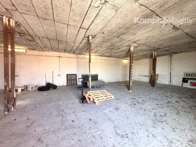 INVESTIČNÁ PRÍLEŽITOSŤ – PRIEMYSELNÝ AREÁL V ŠURANOCH ,POZEMOK 4 345 m²