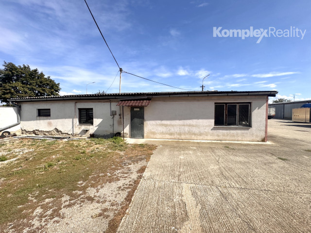 INVESTIČNÁ PRÍLEŽITOSŤ – PRIEMYSELNÝ AREÁL V ŠURANOCH ,POZEMOK 4 345 m²