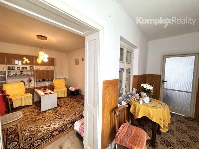 PREDAJ- RODINNÝ DOM S VEĽKÝM ROŽNÝM POZEMKOM 1 744 m² – RÚBAŇ